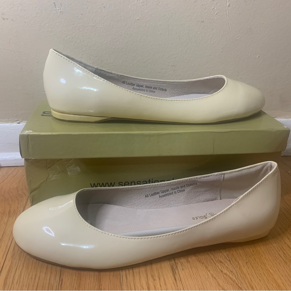 Nude leather pumps
